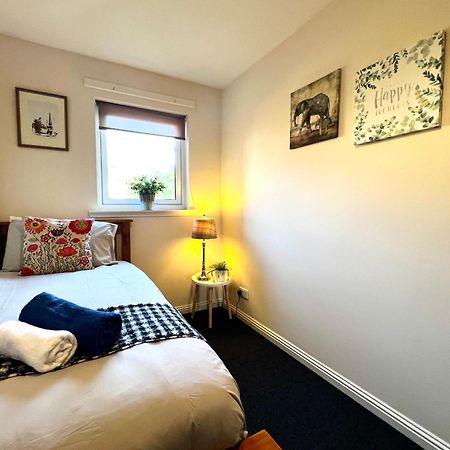 Stylish Modern Flat With Juliet Balcony & Parking Apartment Glasgow Exterior photo