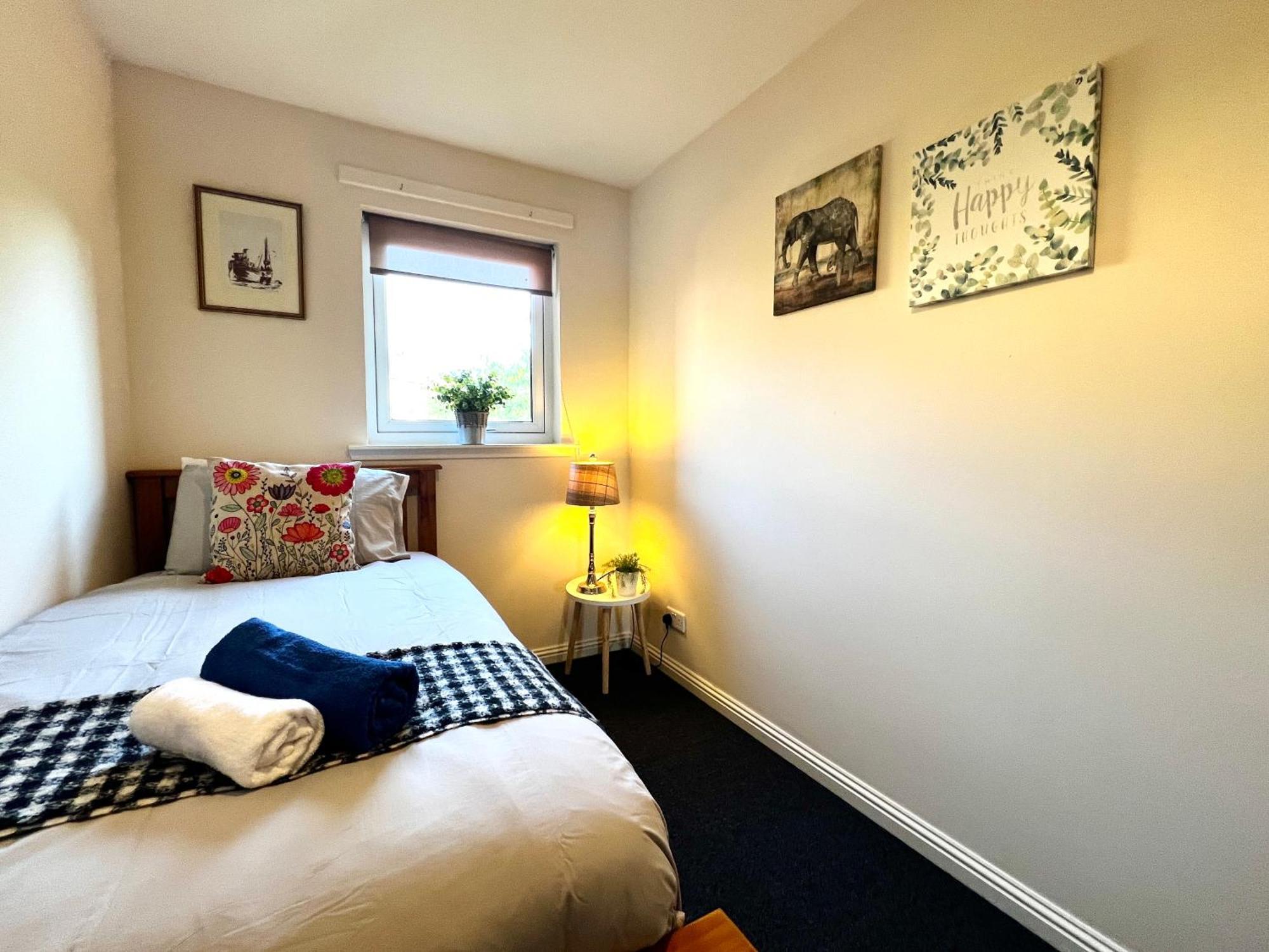 Stylish Modern Flat With Juliet Balcony & Parking Apartment Glasgow Exterior photo