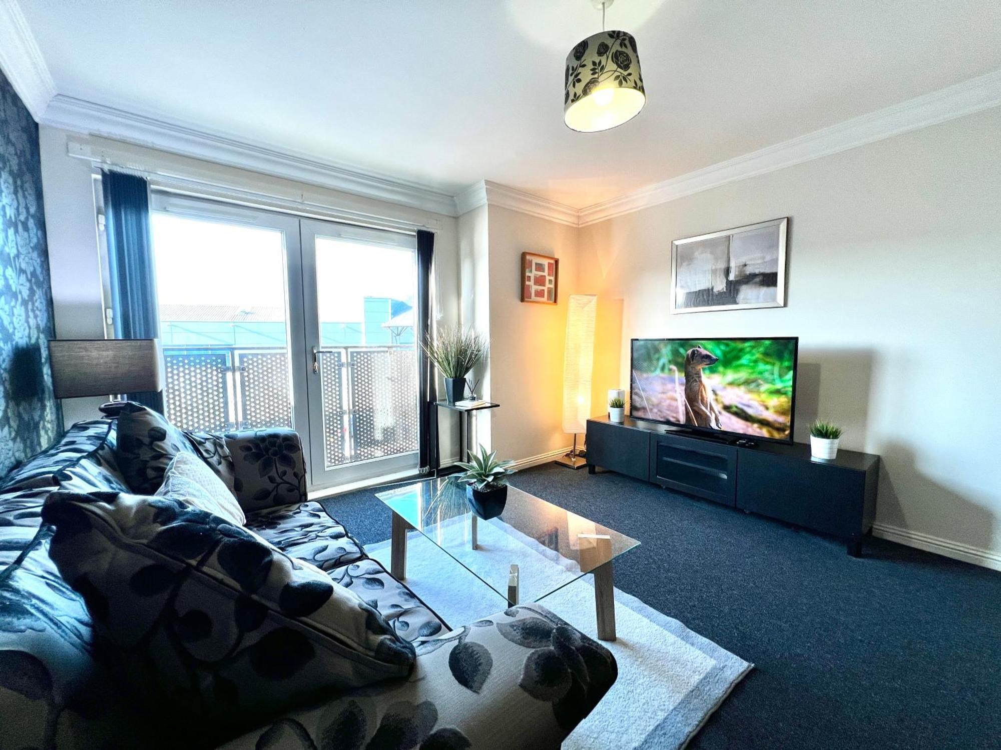 Stylish Modern Flat With Juliet Balcony & Parking Apartment Glasgow Exterior photo