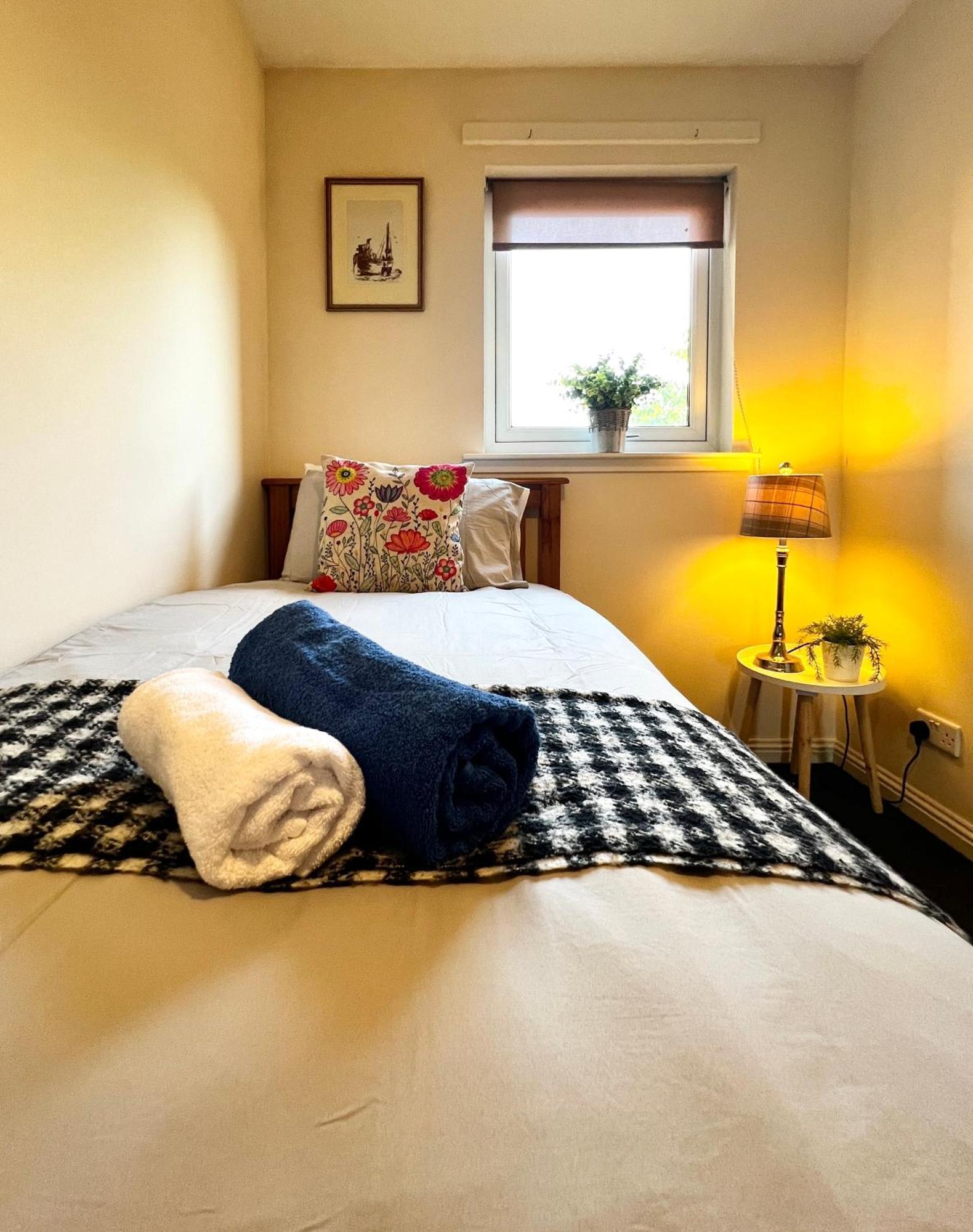 Stylish Modern Flat With Juliet Balcony & Parking Apartment Glasgow Exterior photo