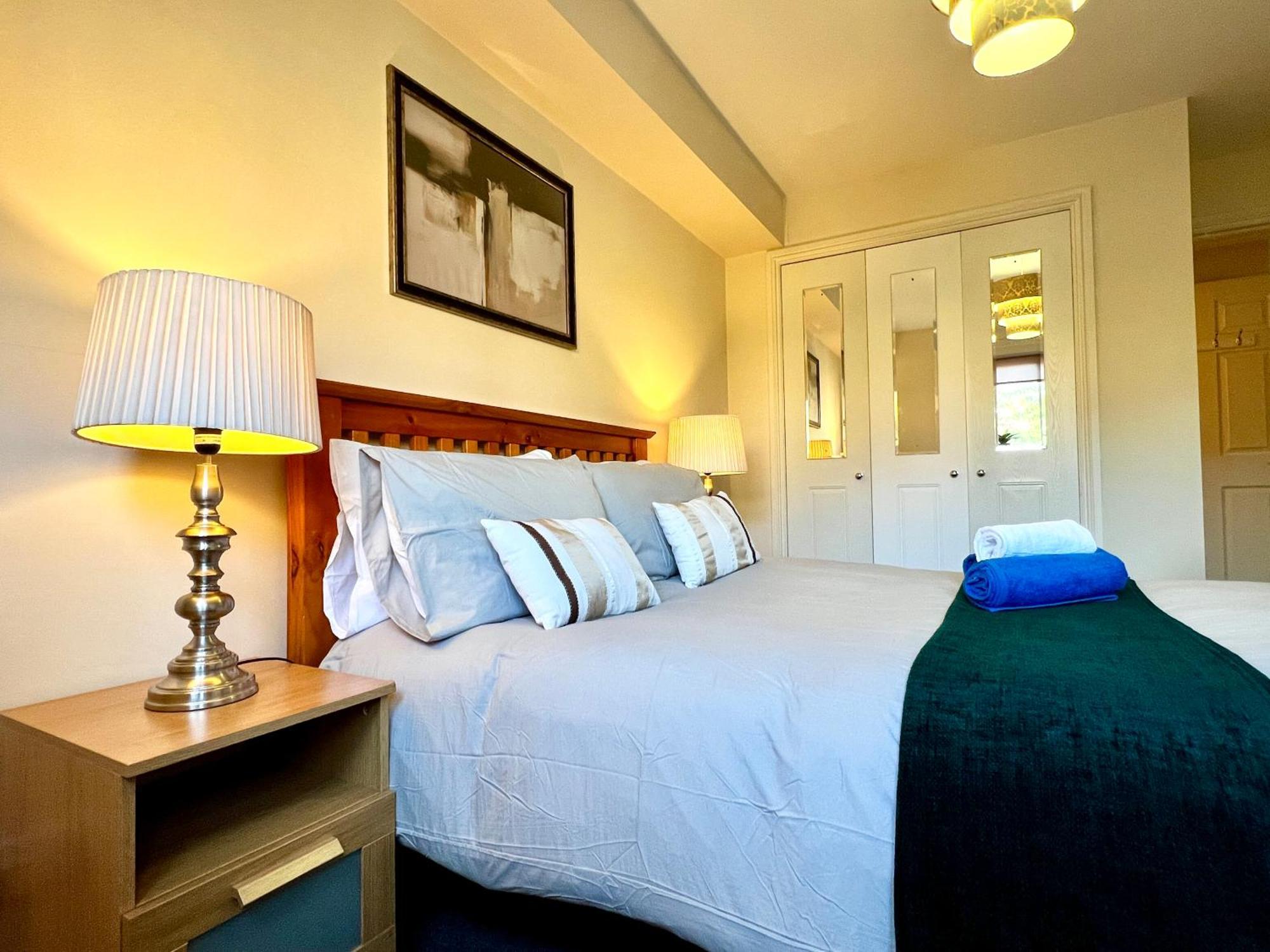 Stylish Modern Flat With Juliet Balcony & Parking Apartment Glasgow Exterior photo