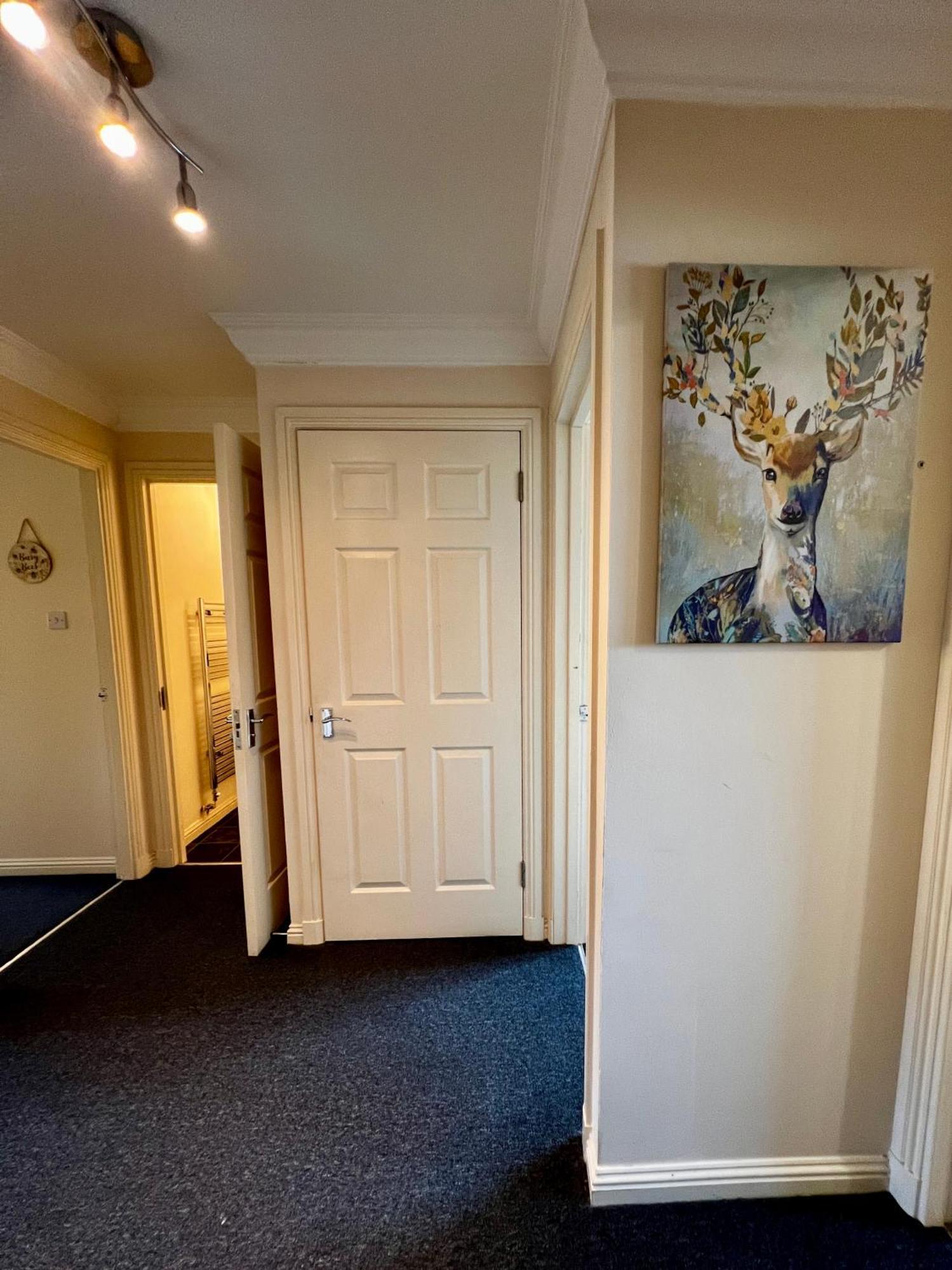 Stylish Modern Flat With Juliet Balcony & Parking Apartment Glasgow Exterior photo