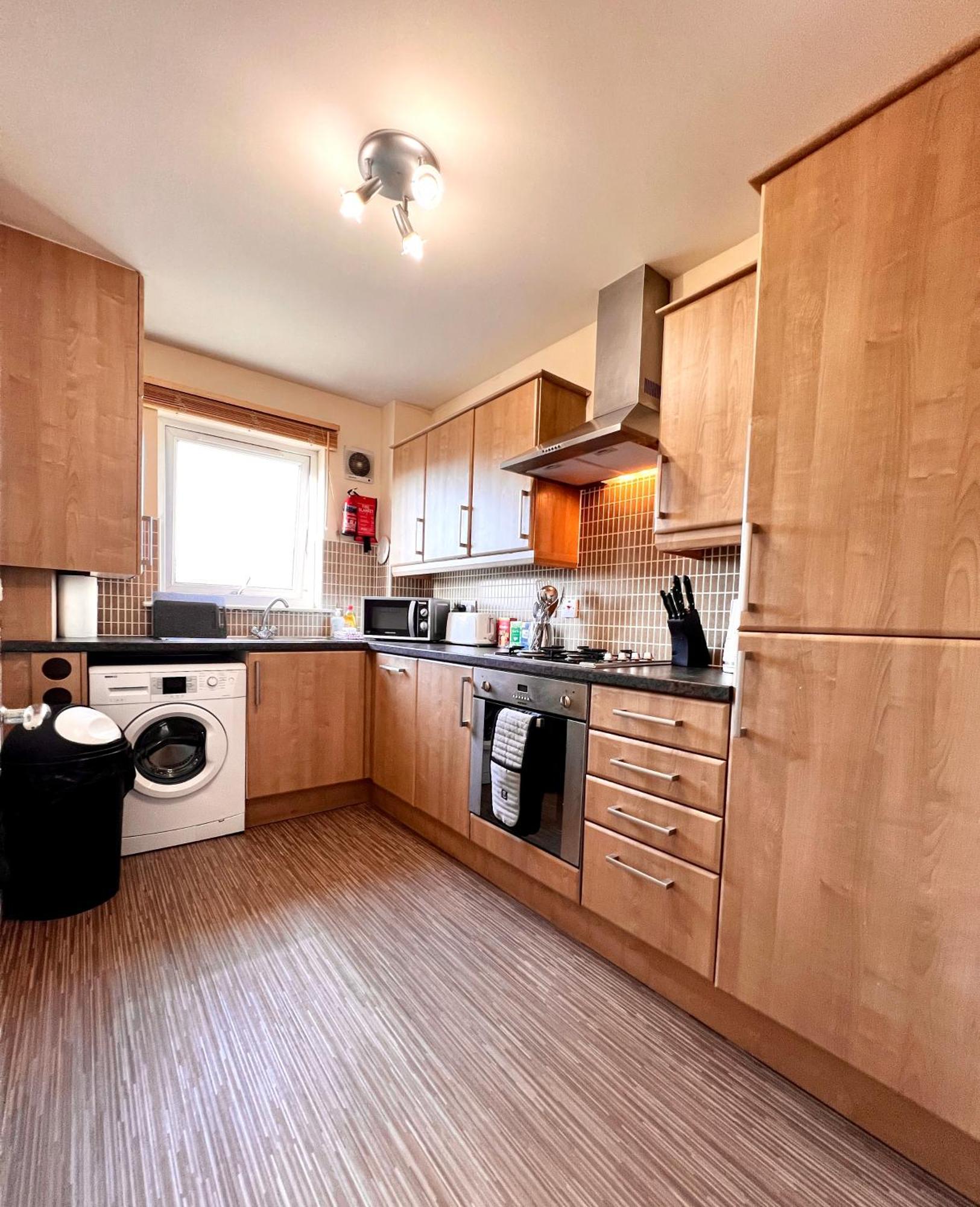 Stylish Modern Flat With Juliet Balcony & Parking Apartment Glasgow Exterior photo