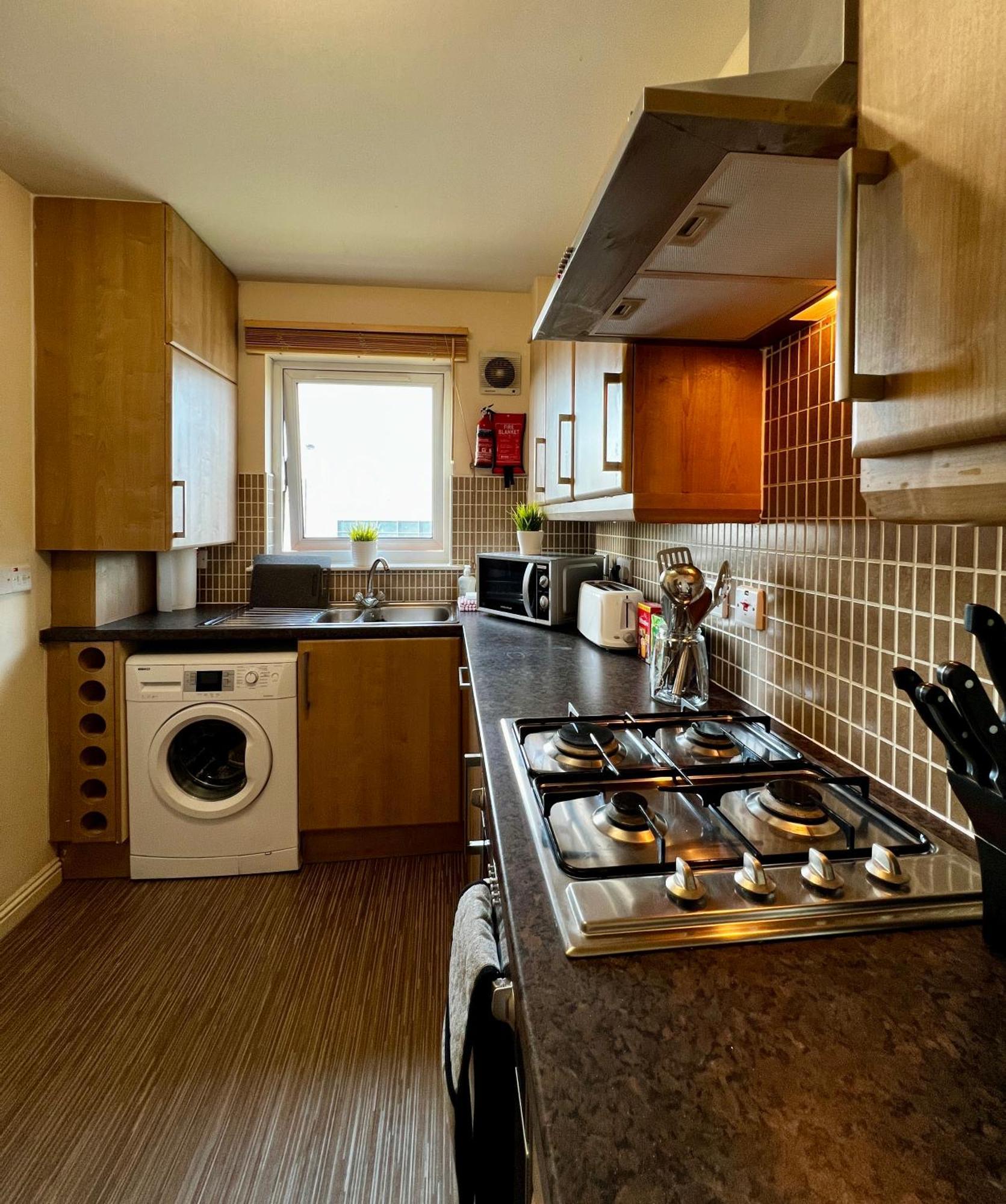 Stylish Modern Flat With Juliet Balcony & Parking Apartment Glasgow Exterior photo