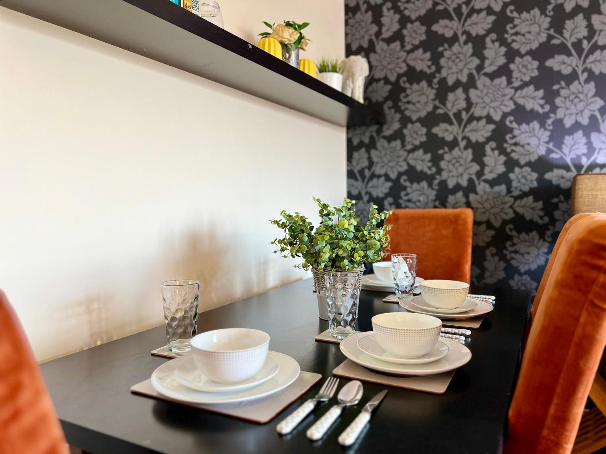 Stylish Modern Flat With Juliet Balcony & Parking Apartment Glasgow Exterior photo