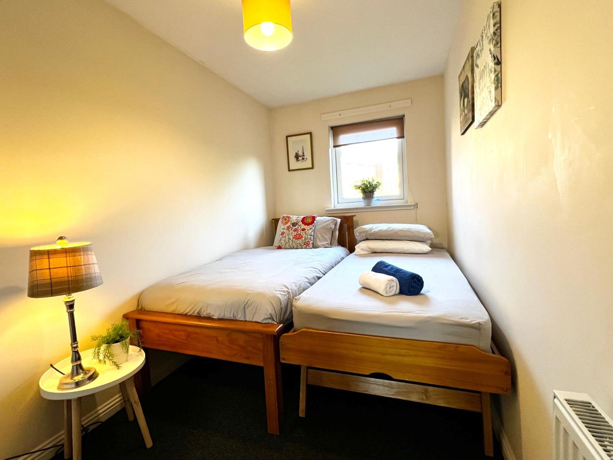Stylish Modern Flat With Juliet Balcony & Parking Apartment Glasgow Exterior photo