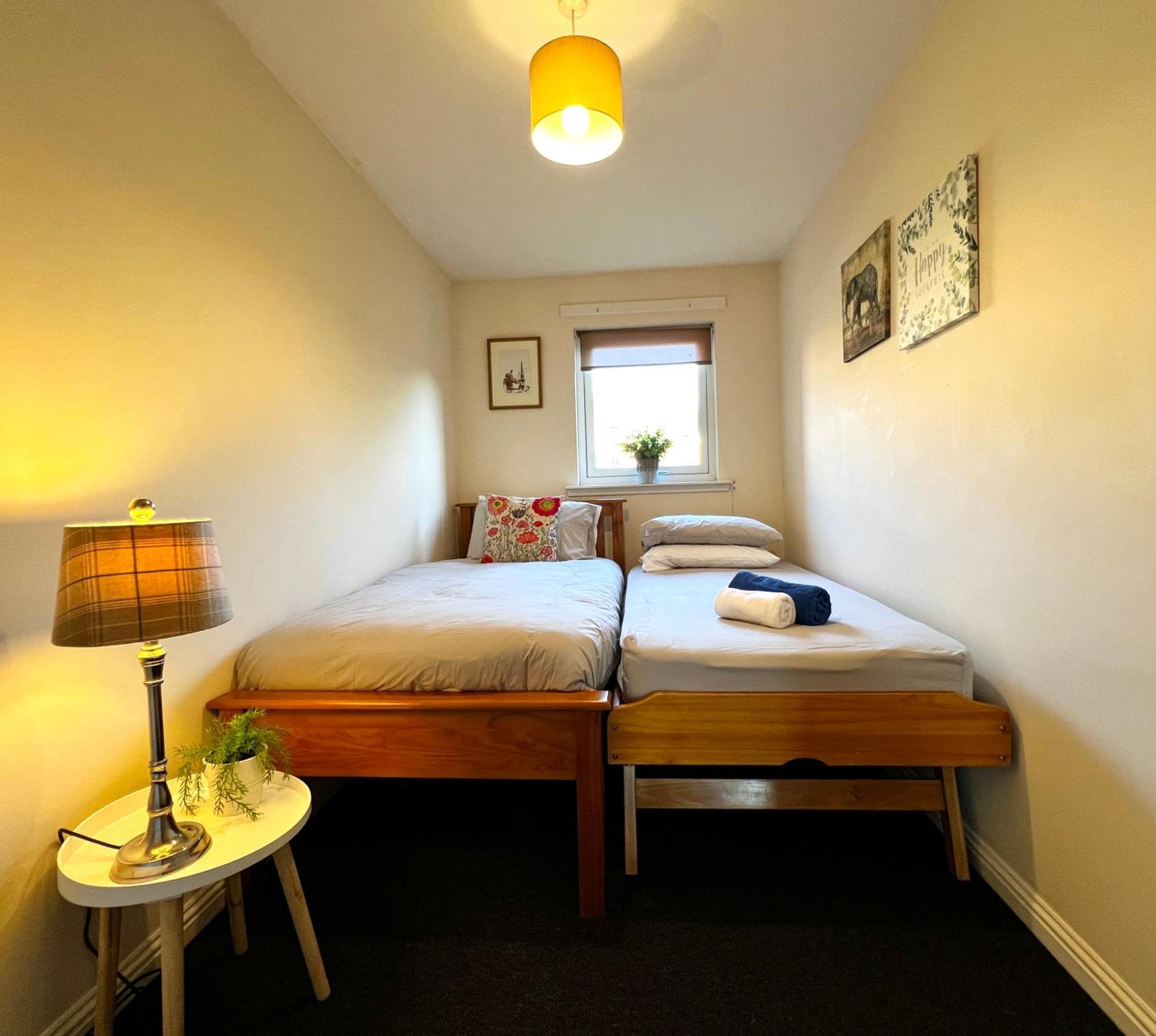Stylish Modern Flat With Juliet Balcony & Parking Apartment Glasgow Exterior photo