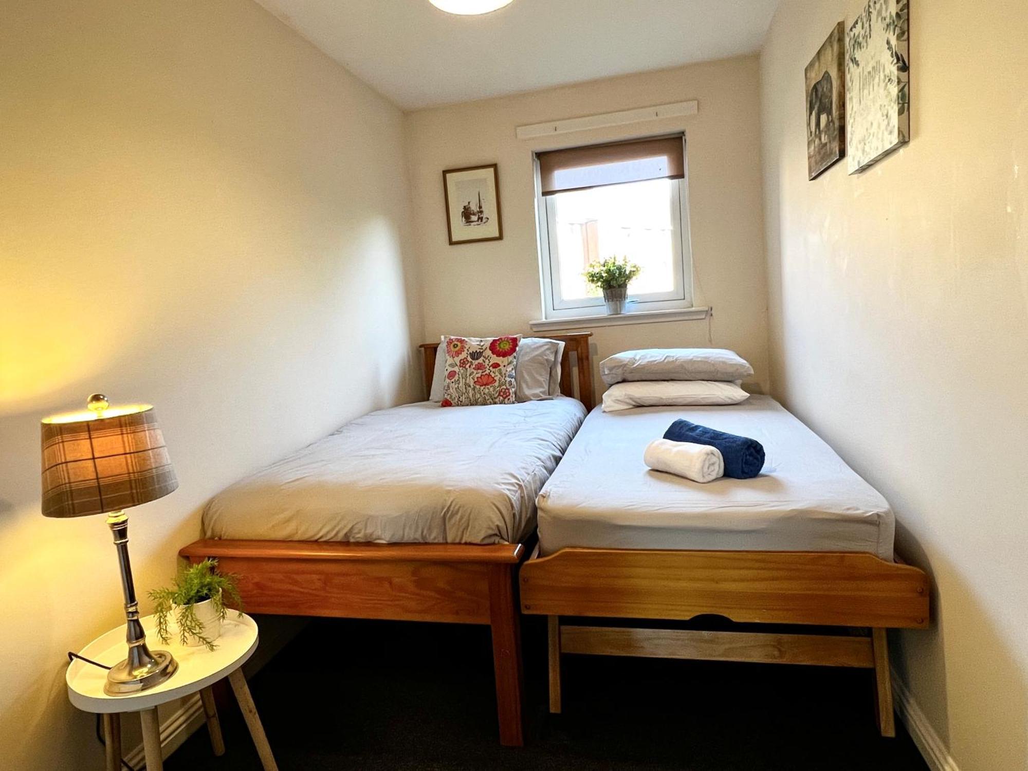 Stylish Modern Flat With Juliet Balcony & Parking Apartment Glasgow Exterior photo